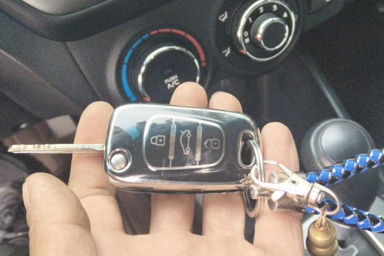Used Kia K2 2012 Sedan 1.4L Automatic GLS Commemorative Edition Vehicle Key