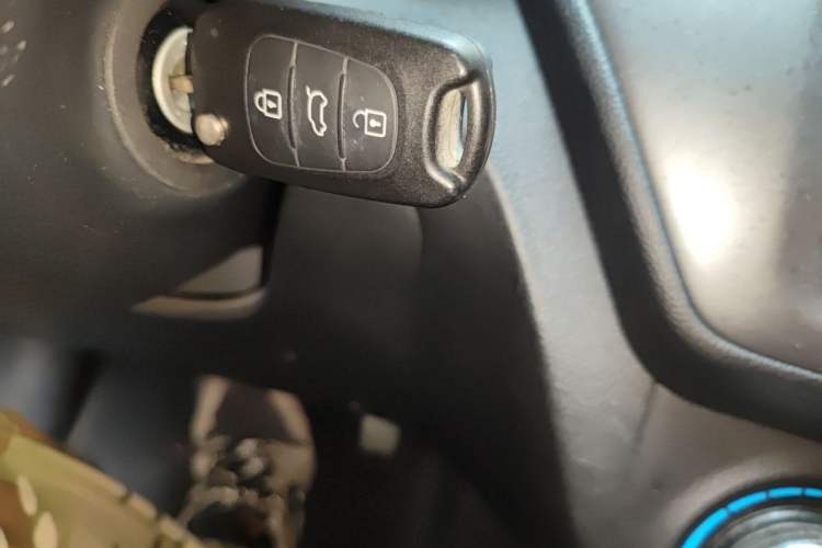 Used Kia K2 2012 Sedan 1.4L Automatic GLS Commemorative Edition Vehicle Key