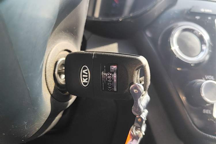 Used Kia K2 2012 Sedan 1.4L AT TOP Anniversary Edition Vehicle Key