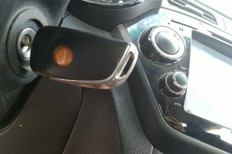 Used Kia K2 2012 Sedan 1.4L MT GLS Commemorative Edition Vehicle Key