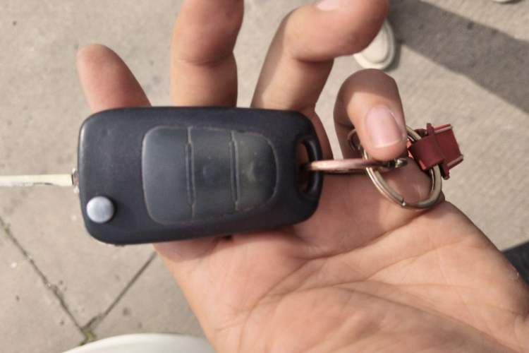 Used Kia K2 2012 Sedan 1.4L MT GLS Commemorative Edition Vehicle Key
