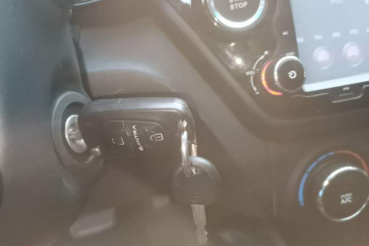 Used Kia K2 2012 Sedan 1.4L Automatic GLS Commemorative Edition Vehicle Key