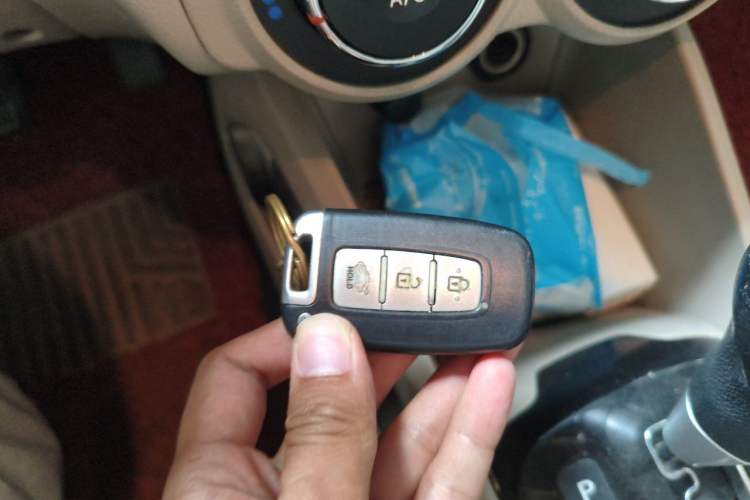 Used Kia K2 2012 Sedan 1.6L Automatic Transmission Premium Commemorative Edition Vehicle Key