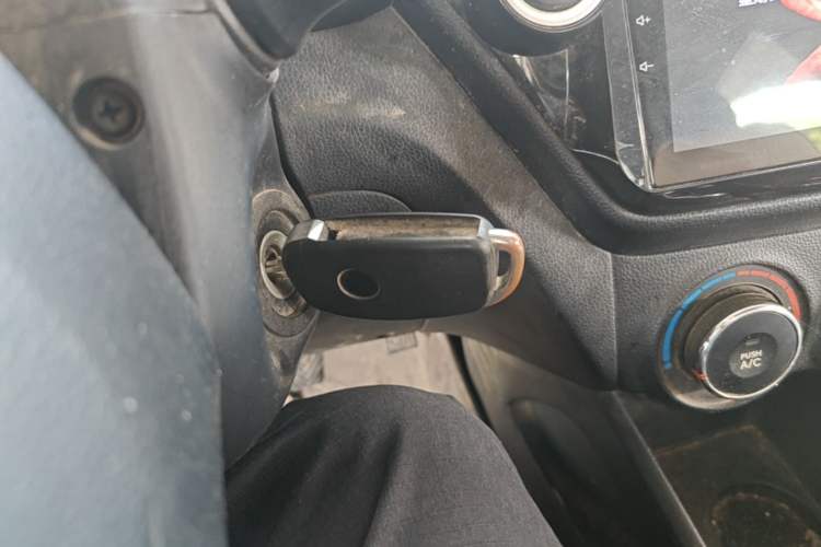 Used Kia K2 2012 Sedan 1.4L MT GLS Commemorative Edition Vehicle Key