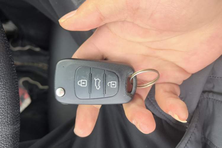 Used Kia K2 2012 Sedan 1.4L Automatic GLS Commemorative Edition Vehicle Key