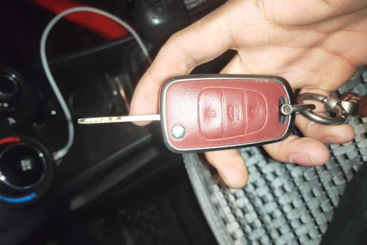 Used Kia K2 2012 Sedan 1.4L MT TOP Commemorative Edition Vehicle Key
