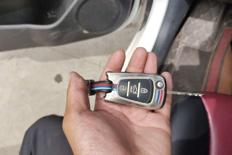 Used Kia K2 2012 Hatchback 1.4L MT Cool Edition Commemorative Model Vehicle Key