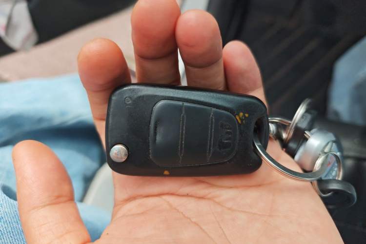 Used Kia K2 2012 Sedan 1.4L MT GLS Commemorative Edition Vehicle Key