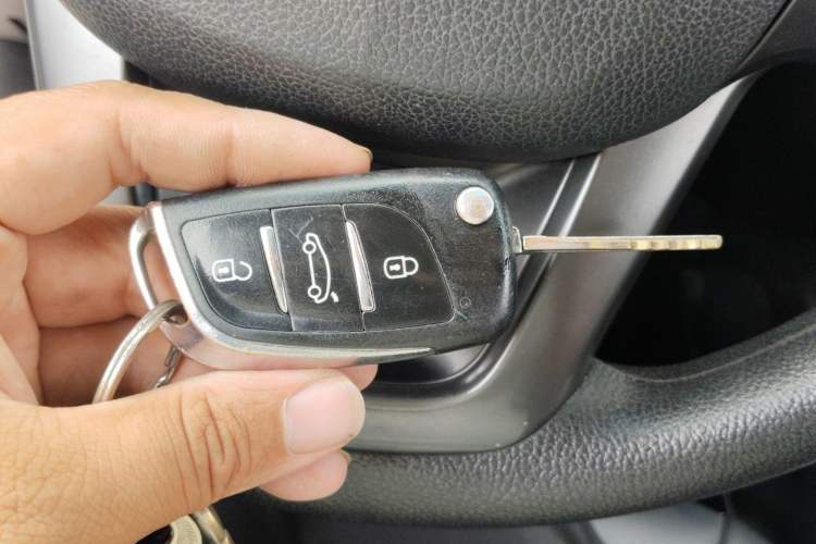 Used Kia K2 2012 Sedan 1.4L Automatic GLS Commemorative Edition Vehicle Key