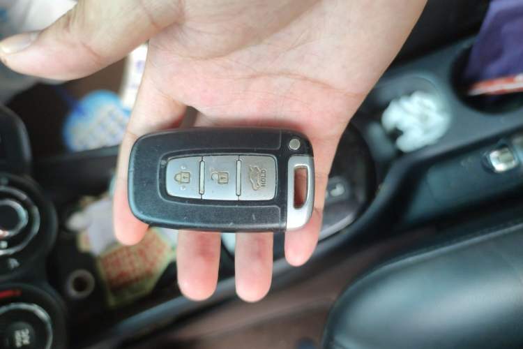 Used Kia K2 2012 Sedan 1.6L Automatic Transmission Premium Commemorative Edition Vehicle Key