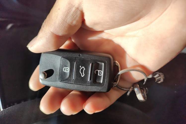 Used Kia K2 2012 Sedan 1.4L Automatic GLS Commemorative Edition Vehicle Key