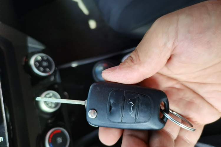 Used Kia K2 2012 Sedan 1.4L Automatic GLS Commemorative Edition Vehicle Key