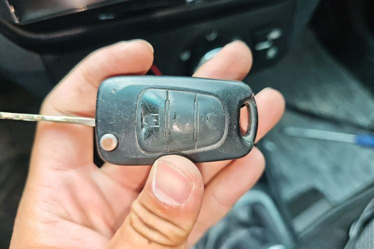 Used Kia K2 2012 Sedan 1.4L MT TOP Commemorative Edition Vehicle Key
