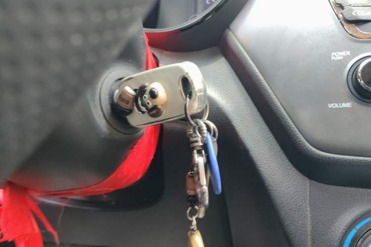 Used Kia K2 2012 Sedan 1.4L MT TOP Commemorative Edition Vehicle Key