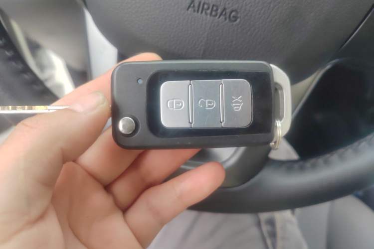 Used Kia K2 2012 Sedan 1.4L Automatic GLS Commemorative Edition Vehicle Key