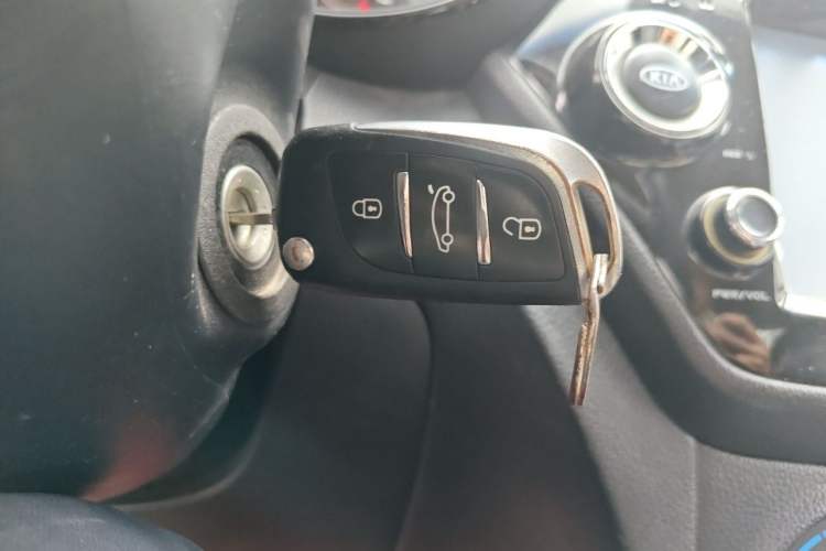Used Kia K2 2012 Sedan 1.4L MT GLS Commemorative Edition Vehicle Key