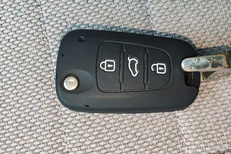 Used Kia K2 2012 Sedan 1.4L Automatic GLS Commemorative Edition Vehicle Key