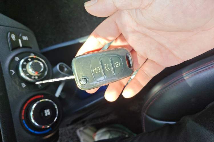 Used Kia K2 2012 Sedan 1.4L MT GLS Commemorative Edition Vehicle Key