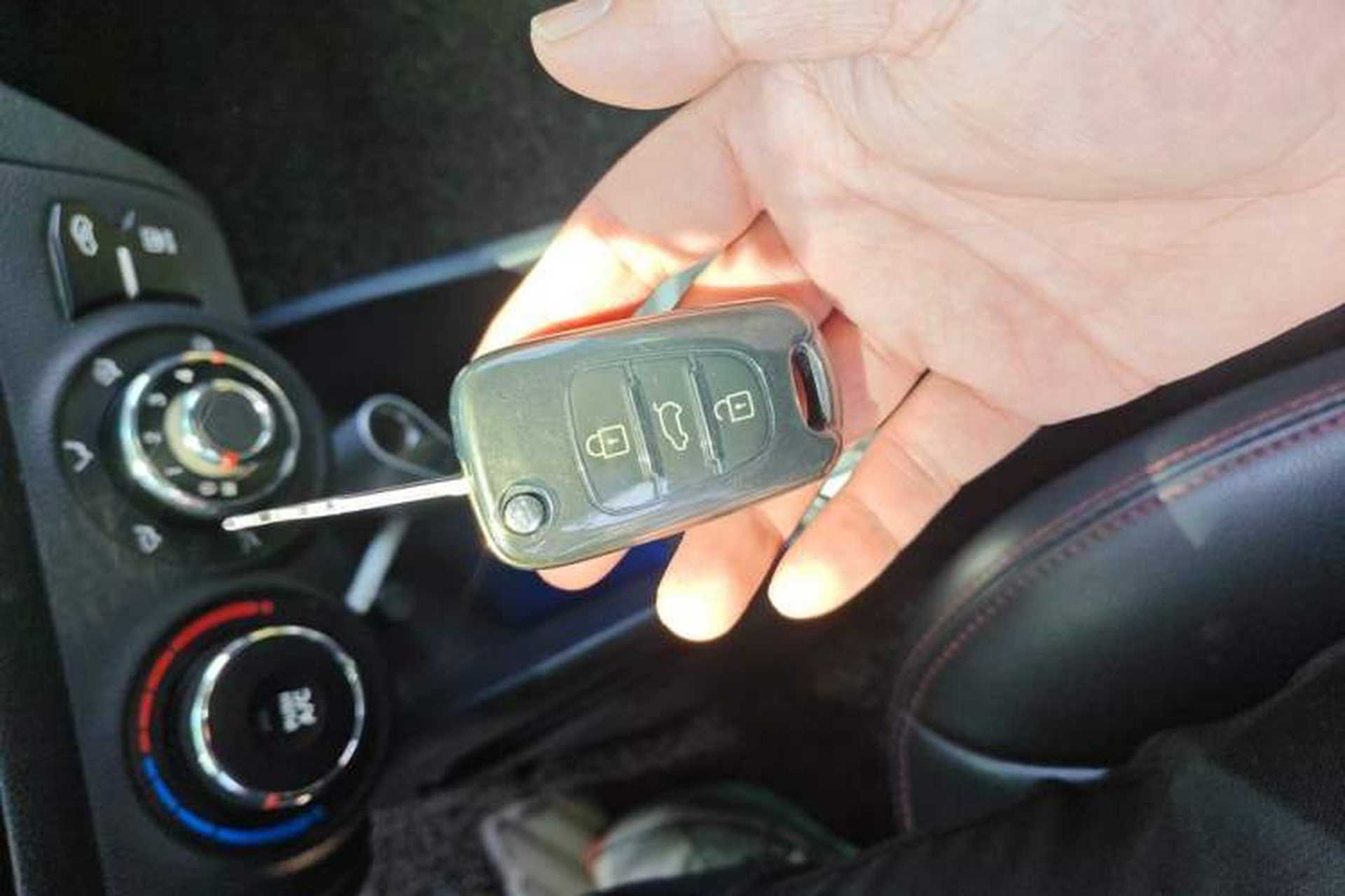Used Kia K2 2012 Sedan 1.4L MT GLS Commemorative Edition Vehicle Key