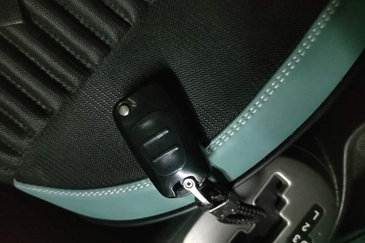 Used Kia K2 2012 Hatchback 1.4L AT GLS Commemorative Edition Vehicle Key
