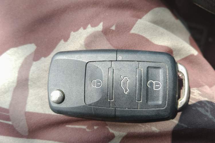 Used Kia K2 2012 Sedan 1.4L MT GLS Commemorative Edition Vehicle Key