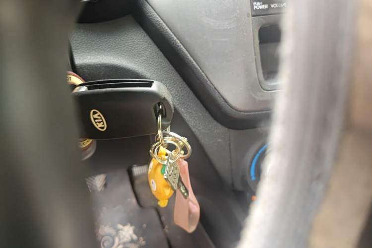 Used Kia K2 2012 Sedan 1.4L MT GLS Commemorative Edition Vehicle Key