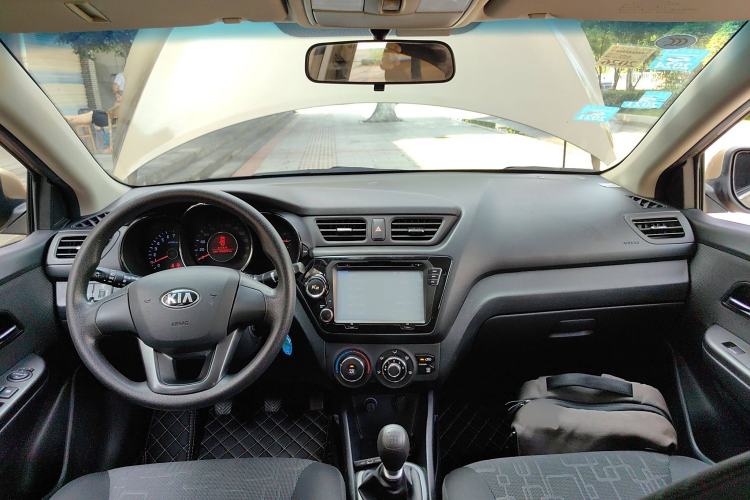 Used Kia K2 2012 Sedan 1.4L MT TOP Commemorative Edition Center Console