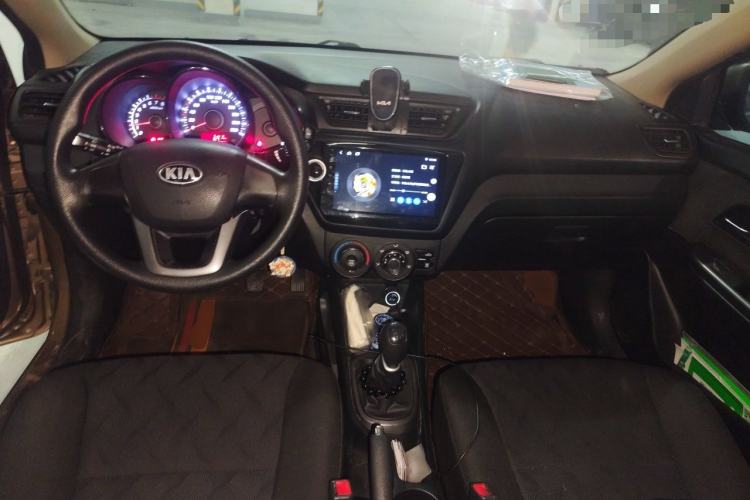 Used Kia K2 2012 Sedan 1.4L MT GLS Commemorative Edition Center Console