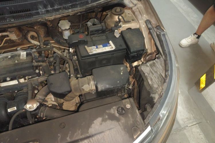 Used Kia K2 2012 Sedan 1.4L MT GLS Commemorative Edition Engine Bay Left