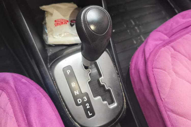 Used Kia K2 2012 Sedan 1.4L Automatic GLS Commemorative Edition Gear Lever