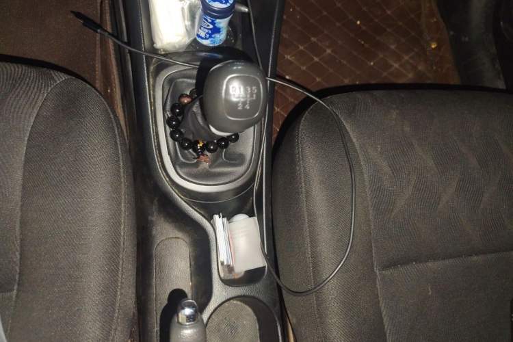 Used Kia K2 2012 Sedan 1.4L MT GLS Commemorative Edition Gear Lever