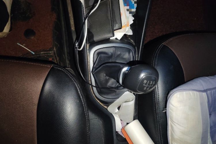Used Kia K2 2012 Sedan 1.4L MT GLS Commemorative Edition Gear Lever