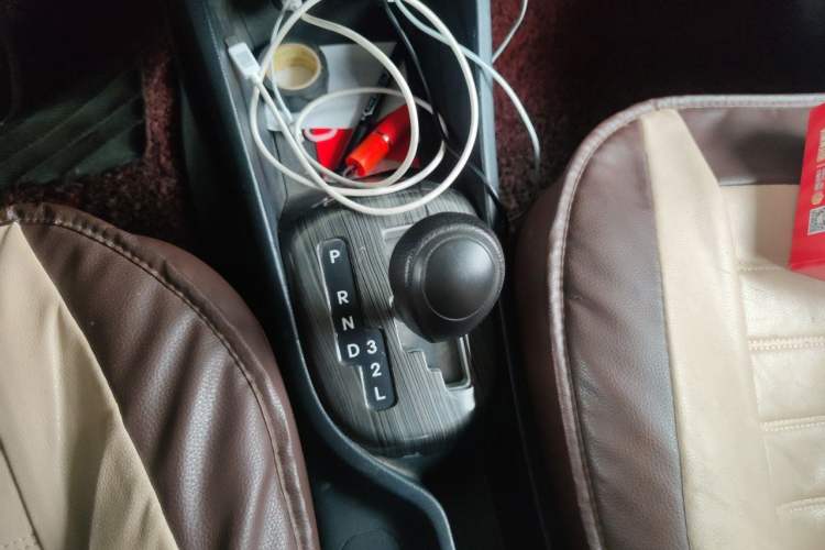 Used Kia K2 2012 Sedan 1.4L Automatic GLS Commemorative Edition Gear Lever