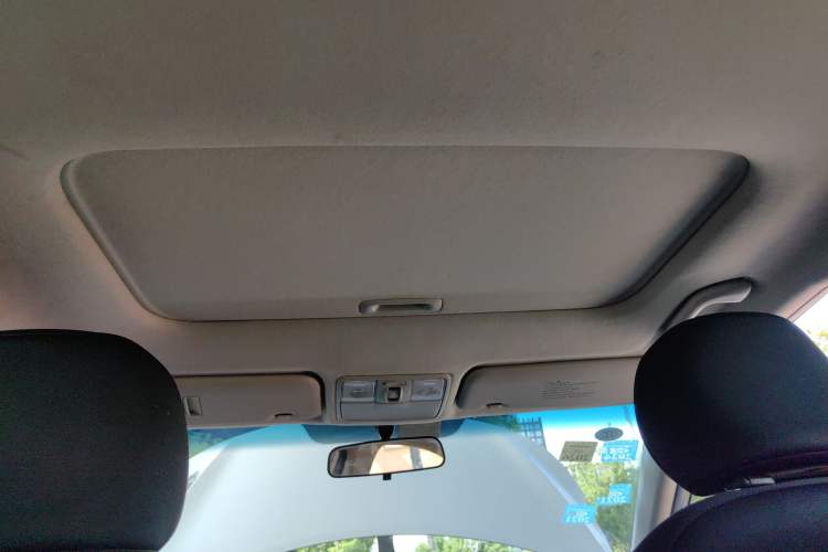 Used Kia K2 2012 Sedan 1.4L MT TOP Commemorative Edition Headliner