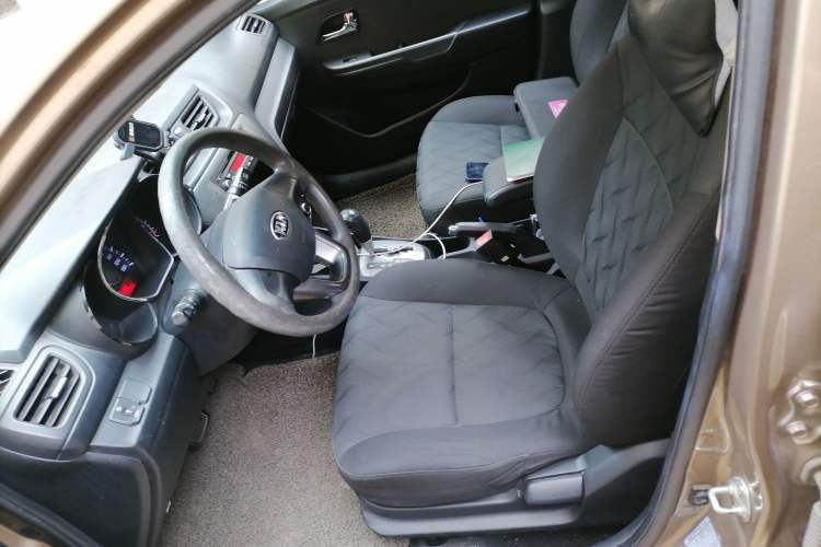 Used Kia K2 2012 Sedan 1.4L Automatic GLS Commemorative Edition Left Front Seat