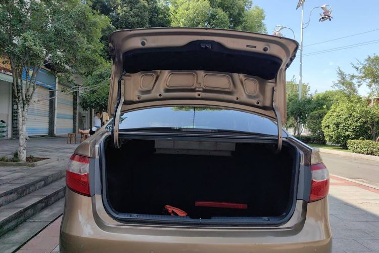 Used Kia K2 2012 Sedan 1.4L MT TOP Commemorative Edition Trunk