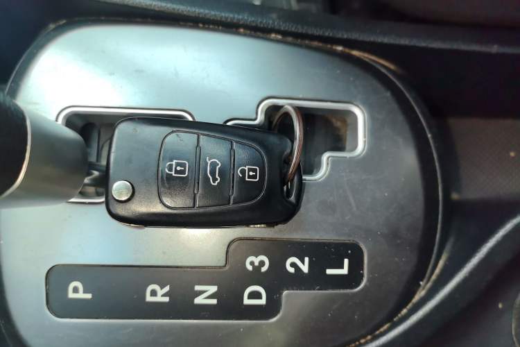 Used Kia K2 2012 Sedan 1.4L Automatic GLS Commemorative Edition Vehicle Key