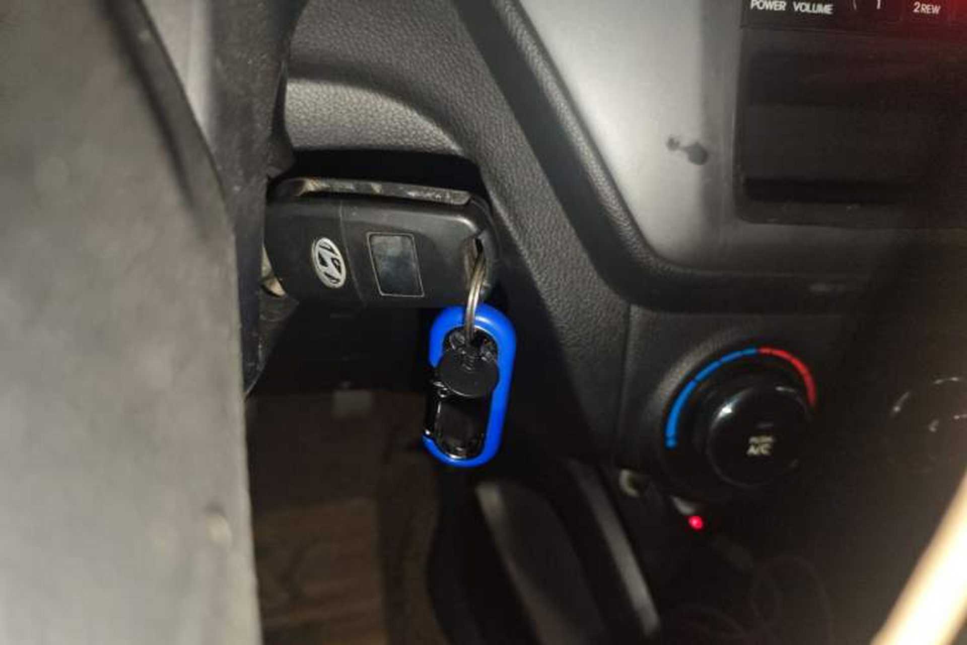 Used Kia K2 2012 Hatchback 1.4L MT GLS Commemorative Edition Vehicle Key