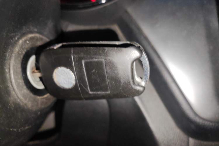 Used Kia K2 2012 Sedan 1.4L MT GLS Commemorative Edition Vehicle Key