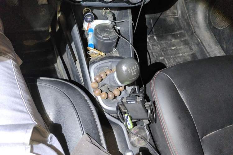 Used Kia K2 2015 Sedan 1.4L MT GLS Gear Lever