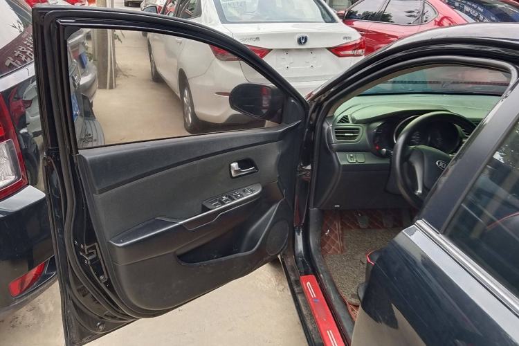 Used Kia K2 2015 Sedan 1.4L MT GLS Interior 9
