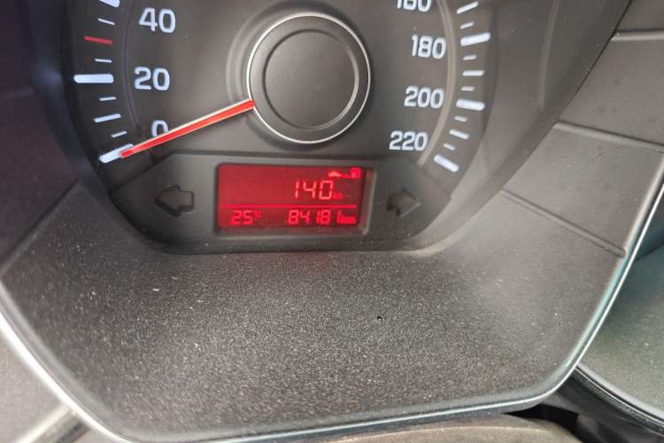 Used Kia K2 2015 Sedan 1.4L MT GLS Odometer Close Up
