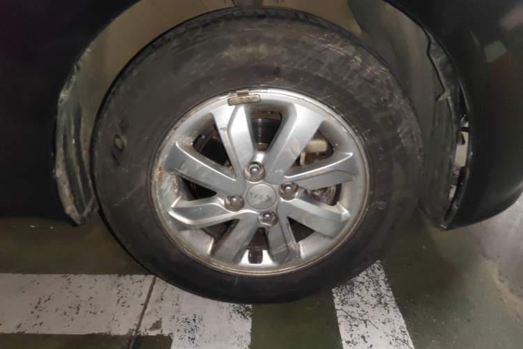 Used Kia K2 2015 Sedan 1.4L Automatic GLS Right Front Wheel Hub