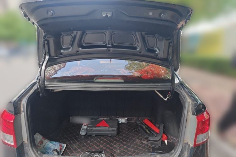Used Kia K2 2015 Sedan 1.4L MT GLS Trunk