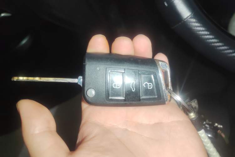 Used Kia K2 2015 Sedan 1.4L Automatic GLS Vehicle Key