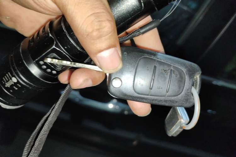 Used Kia K2 2015 Sedan 1.4L MT GLS Vehicle Key