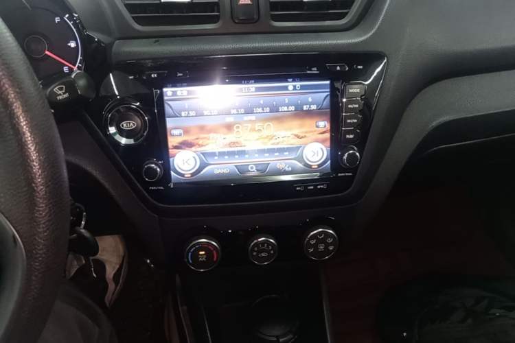 Used Kia K2 2015 Sedan 1.4L MT GLS Audio And AC Panel