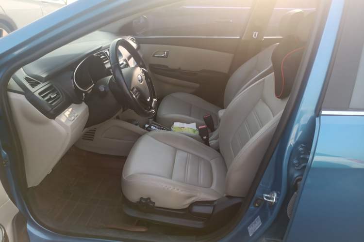 Used Kia K2 2015 Sedan 1.6L Automatic Transmission Premium Left Front Seat