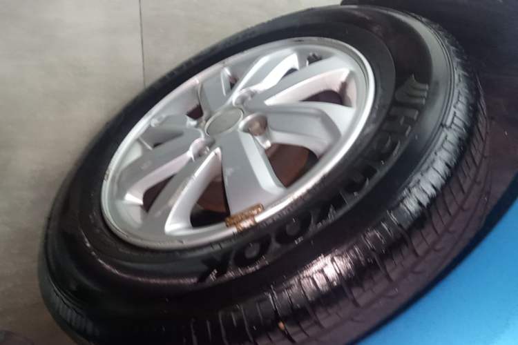 Used Kia K2 2015 Sedan 1.4L MT GLS Right Rear Wheel Hub