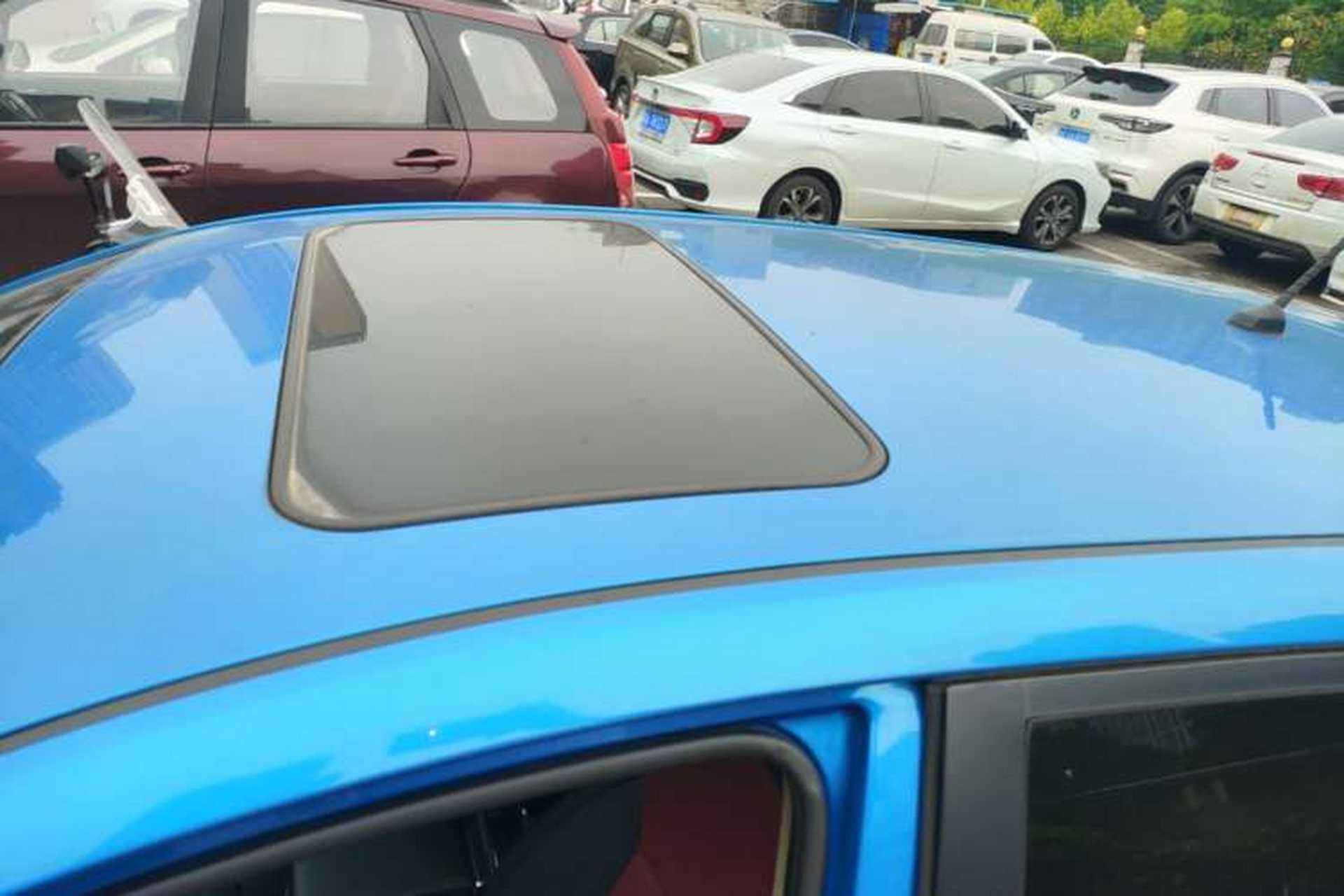 Used Kia K2 2015 Hatchback 1.4L AT GLS Cool Edition Roof